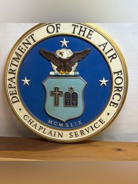 DEPT OF THE US AIR FORCE "CHAPLAIN SERVICE" Metal EMBLEM WALL PLAQUE SIGN D 14”